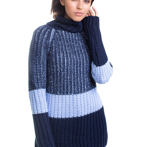 Темно-синій зимовий светр жіночий