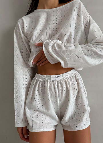 Біла жіноча піжама комплект для дому лонгслів + шорти